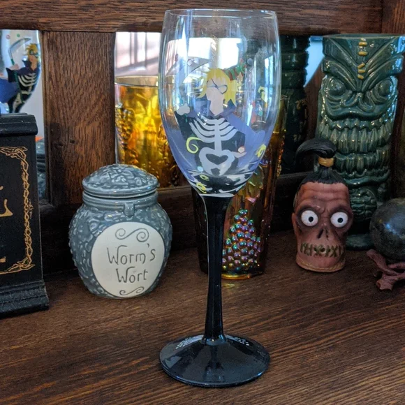 Hand painted Skeleton Last Wine Glass - Picture 4 of 4